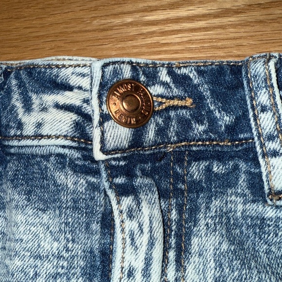 High Rise Jean Short💙 - Picture 3 of 5